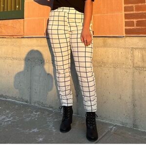 Women’s White and Black Pants - Large